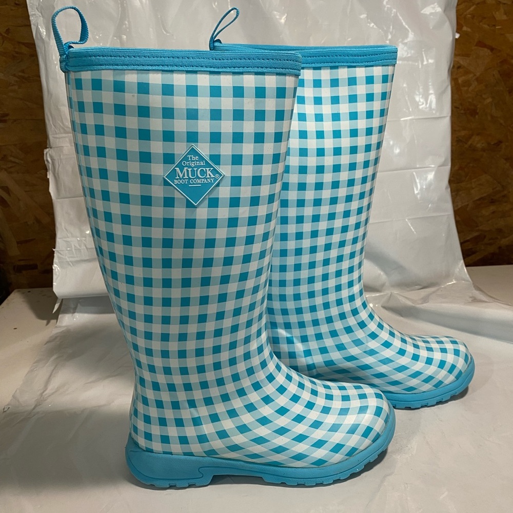 Breezy Tall Muck Boots size 7